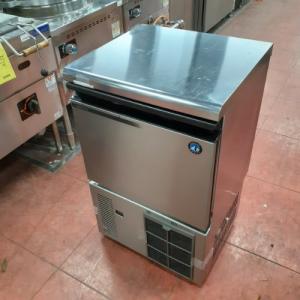 ホシザキ 製氷機 ビッグアイス LM-250B-1 製氷能力25kgタイプ(0401AI
