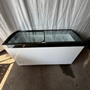 W135cm 253L サンヨー 冷凍ショーケース SCR-135G 100V 冷凍ストッカー