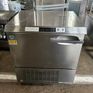 大和冷機 ブラストチラー DBC-060H3 中古　2024年購入 三相200V DBC-061H3 【大和冷機】ブラストチラー/ショックフリーザー 幅1200