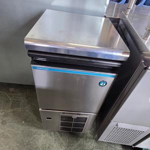 中古製氷機25kgタイプキューブアイスの通販ならテンポスドットコム