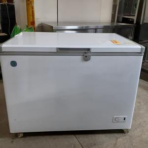 送料無料 新品 フクシマ 6枚扉冷凍庫 (200V)GRD-186FDX(旧ARD-186FMD