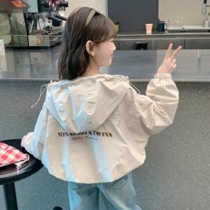 フード付き キッズ 長袖 ウインドブレーカー ...の詳細画像4