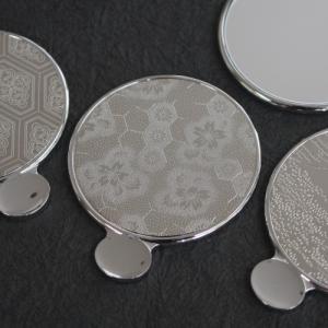 平安 手鏡 コンパクト 螺鈿装飾 伝統工芸 高岡漆器 日本製 金魚 : 和柄