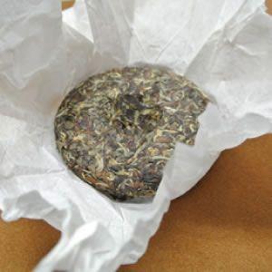 天香茶行 東方美人（餅状）100g  台湾烏龍茶