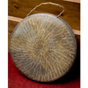 銅鑼 ゴング ドラ 鐘 ベトナムのゴング 銅鑼 18cm ベル 民族楽器 インド楽器 エスニック楽器 ヒーリング楽器 Vn Dora 1 インド アジア雑貨ティラキタ 通販 Yahoo ショッピング