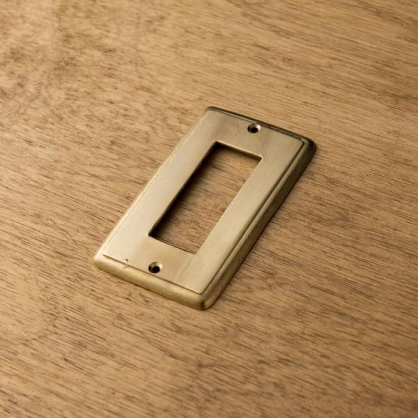 DUVE SP135HP　真鍮製 スイッチプレート  長穴  金 (コンセントカバー金物 ブラス B...