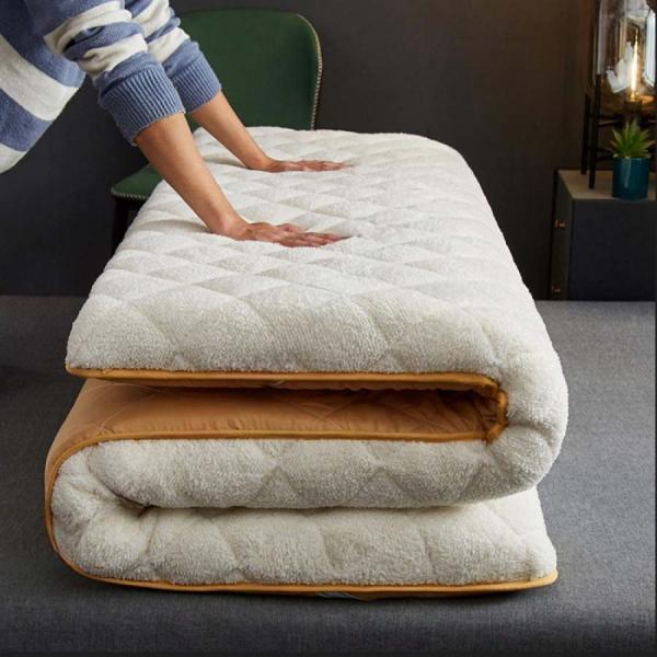 敷きパッド ダブル ベッドパッド 洗える 毛布敷きパッド くしゅっと 中綿いり 無地 ふんわり あっ...