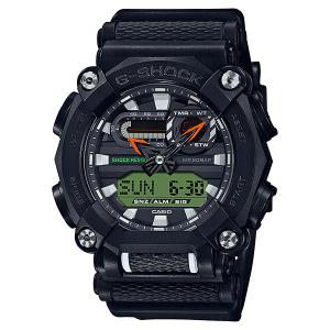 カシオ G-SHOCK　GA-900E-1A3JR 工業デザインをモチーフにナットのような10角ベゼル部の四方にビス留め.｜tokeiya-ito