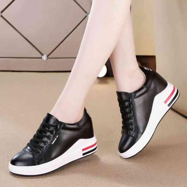 スニーカー レディース シンプル 歩きやすい 人気 ブランド 冬 50代 厚底 軽い 黒 おしゃれ ...