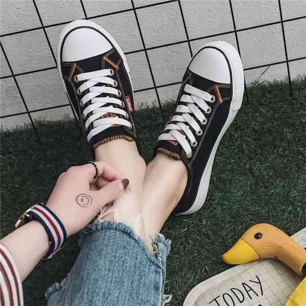 スニーカー レディース 歩きやすい シンプル 40代 50代 幅広 冬 おしゃれ 安い 黒 秋 厚底...