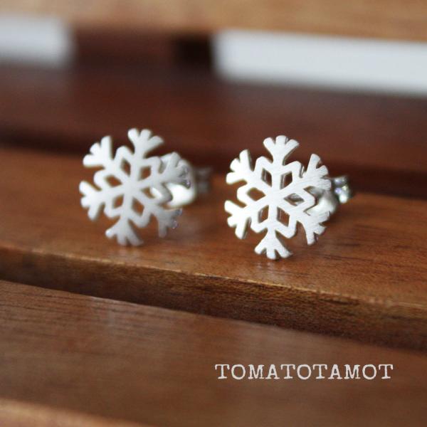 ピアス 雪の結晶ピアス クリスマス 冬 ユニーク 個性的 スノーフレーク A-223