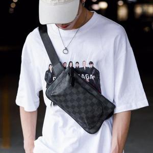 PU メッセンジャーバッグ　ショルダーバッグメンズ