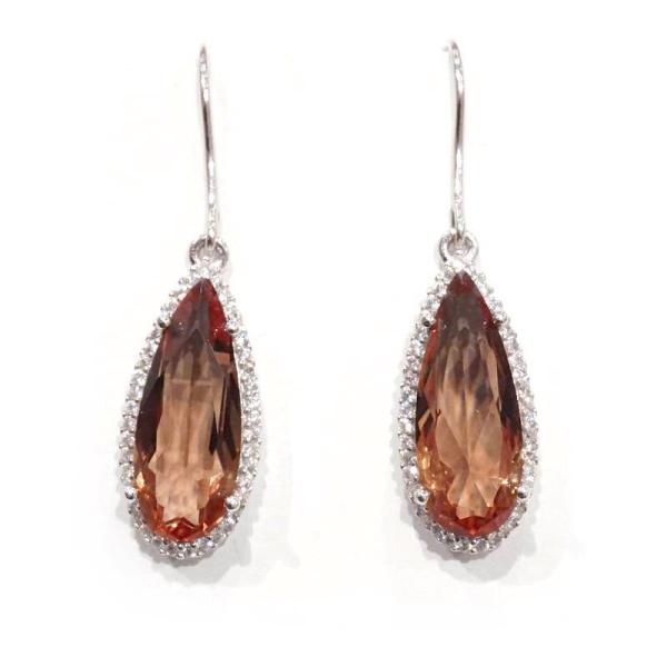 光によってカラーチェンジ！ズルタナイトのピアス　SV-E-ZN-DRPZ