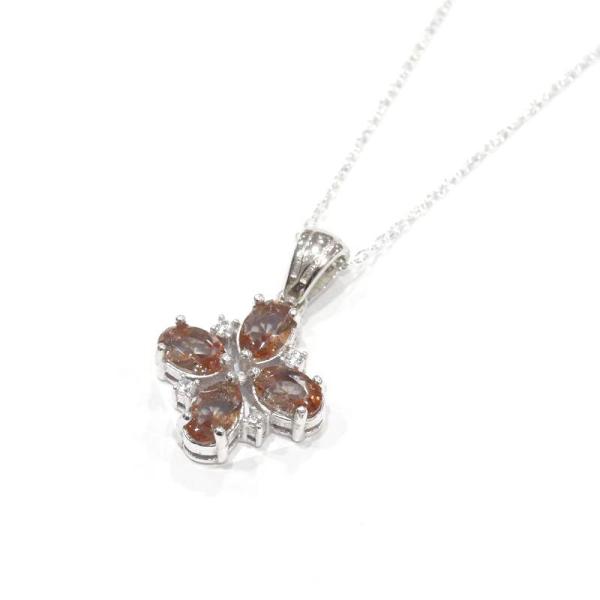 光によってカラーチェンジ！ズルタナイトのペンダント（SVチェーン付）SV-N-ZN-FLW4