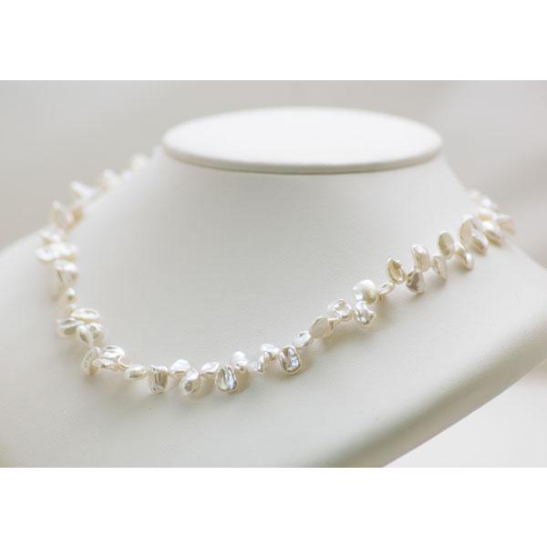 ケシ真珠ホワイトネックレス