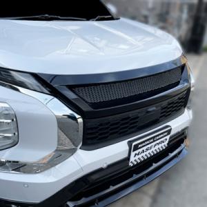 当社塗装品 ダイヤモンドテクニック アウトランダーPHEV GN0W フロント