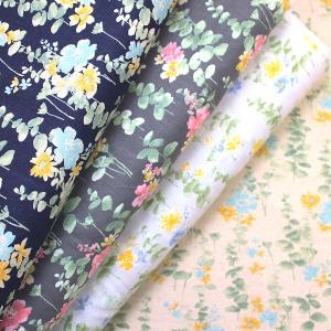 ユーカリ Eucalyptus 花柄 コットンリネンシーチング moment 綿麻シーチング 綿85％ 麻15％ 生地 布 約110cm幅 142-1350-A ゆうパケット2ｍ対応 10cm単位価格