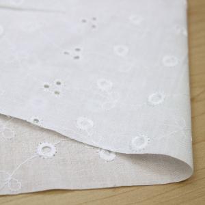 生地 布 綿レース 小花と小さい丸 キャンブリ...の詳細画像3