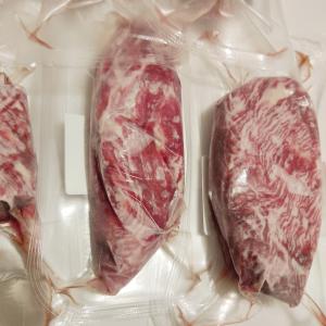 馬刺し 1kg 馬脂注入 もも,肩肉 約30-...の詳細画像1