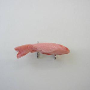 日本・高知産赤珊瑚の 美しい牡丹の花の彫り帯留 /SILVER/「あか