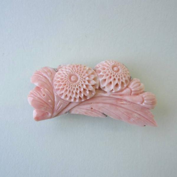 ピンク珊瑚 菊の彫り 帯留 ブローチ 兼用 SILVER925 着物 和装小物 アクセサリー 宝石サ...