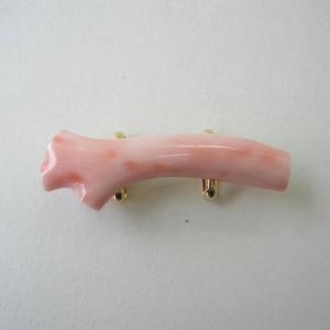 日本・高知産赤珊瑚の 美しい牡丹の花の彫り帯留 /SILVER/「あか