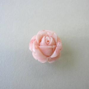 ピンク珊瑚薔薇の花の彫り帯留め /着物/浴衣/和装小物/『宝石さんご 