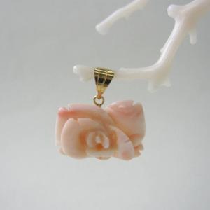 ピンク珊瑚 美しい薔薇の花 ペンダントトップ K18 ダイヤ0.1ct バラ