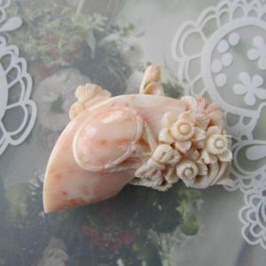高知産赤珊瑚 薔薇の花の帯留め/K18 /帯/着物/和装小物 /『宝石サンゴ