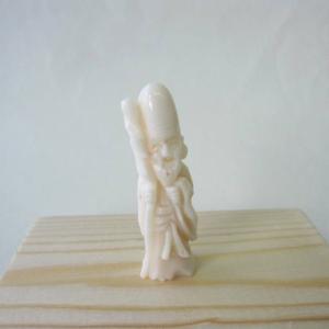 白珊瑚ねずみと桃珊瑚の置物/御守/干支/子/『宝石サンゴ』 : 珊瑚職人