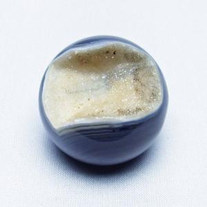 アゲート 笑口丸玉 ジオード スフィア 丸玉 一点物 141-5150 : 天然石
