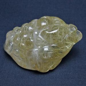 タイチンルチルクォーツ 手彫り 置物 キンセン 金蟾 一点物145-1664｜tosho-stones