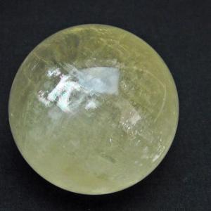 カルサイト 丸玉 虹入り 83mm ホワイトカルサイト スフィア 一点物 151