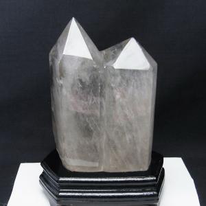 楽天市場】水晶 六角柱 水晶 ポイント 虹入り 台座付属 天然水晶 浄化