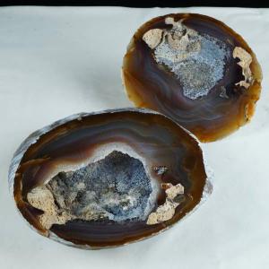 2.1Kg トレジャーメノウ 龍穴 アゲート 瑪瑙 原石 置物 開運 風水 一点