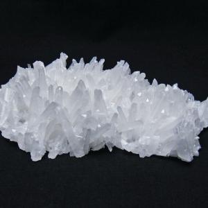 水晶クラスター 巨大 原石 1.3Kg 台座付属 送料無料 一点物 182-246