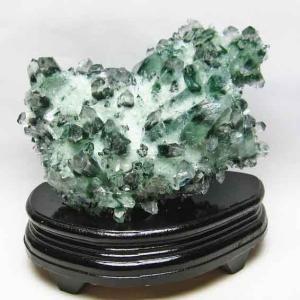 緑水晶　クラスター　約1kg　水晶　天然石 緑水晶 クラスター 原石 台座付属 一点物 [送料無料] 182-7391