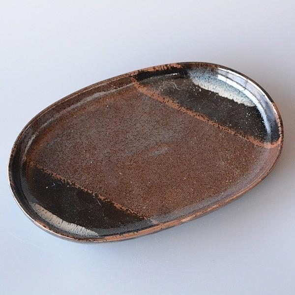 中皿  茶に黒ライン 小判形