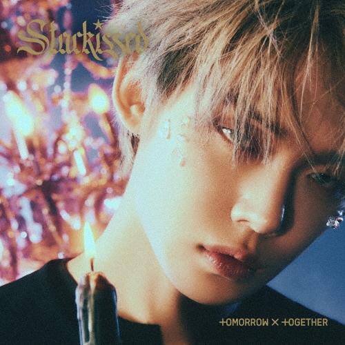 TOMORROW X TOGETHER Starkissed ［CD+ブックレット+セルフィーフォト...