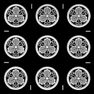 家紋 蒔絵シール 家紋ステッカー 「丸に蔓柏」 銀 15mm 9個付｜toyolabo