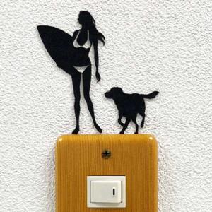 ハワイアン ウォールステッカー Aloha Life アロハライフ サーファーガール ロングボーダー 後姿 スイッチ ステッカー Ws Aloha 08s Toyo Labo 通販 Yahoo ショッピング