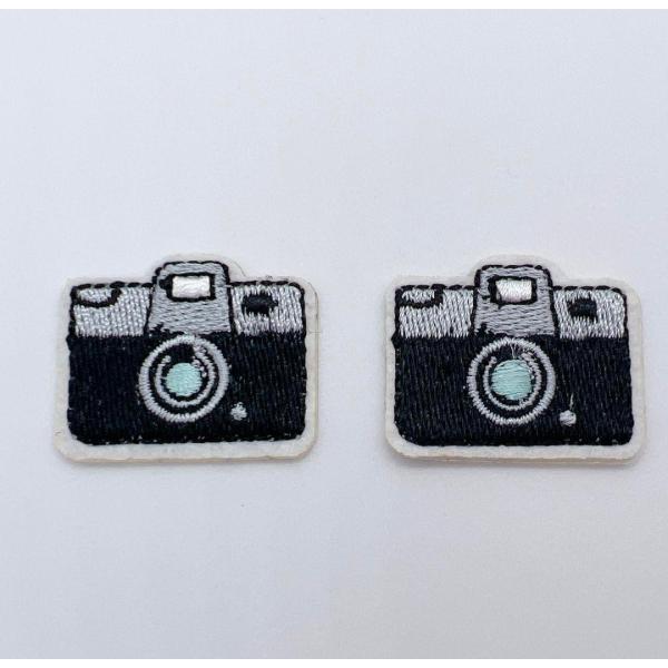 カメラ2枚セット ワッペン　アイロン　アップリケ　刺繍　接着　ハンドメイド素材　送料無料