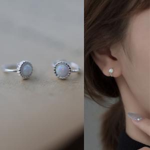 ダイヤモンド ピアス プラチナ/ゴールド スタッド ソリテール