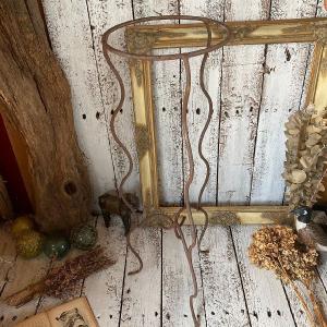 VINTAGE ≫ヴィンテージ*古いラタンのペニー・ファージング型フラワー