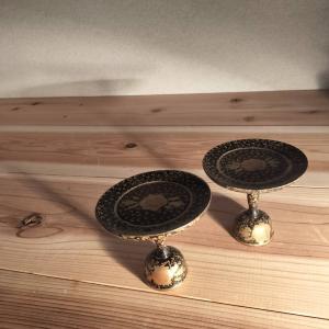木製 高杯 高坏 二客組 雛道具 雛飾り 供物台 黒 金彩 唐草文 梅花文 ミニチュア 古道具 和骨董