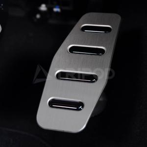★新品未使用品★アバルト 595 右ハンドル、MT車 用ペダル シルバー ABARTH 純正 MT アルミペダルセット 右ハンドル用｜ラテン車の