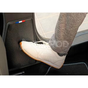 ルノー（RENAULT） カングー3専用 カーボントーン ラバー ラゲッジ