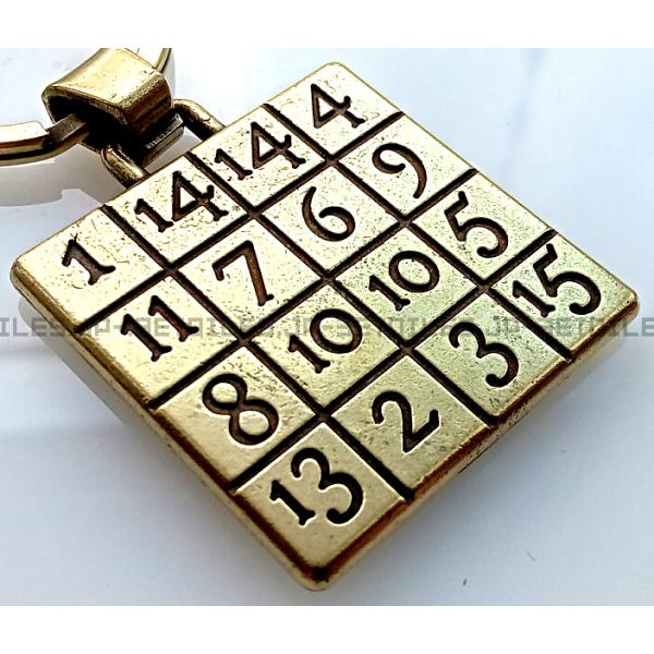 魔方陣 33 キーホルダー サグラダ・ファミリア アントニ・ガウディ キリスト 日本未発売 魔法陣 ...