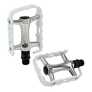 【メーカー純正品】【正規代理店品】GP(ギザ プロダクツ) M-21 ペダル WHT「爆買」