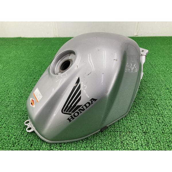 VFR800 タンク 銀 MBG ホンダ 純正 中古 バイク 部品 RC46 コケキズ無し 穴あき無...